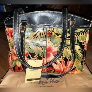 NEW NWT Patricia Nash 100 % Leather Poppy Tote with dust cover x